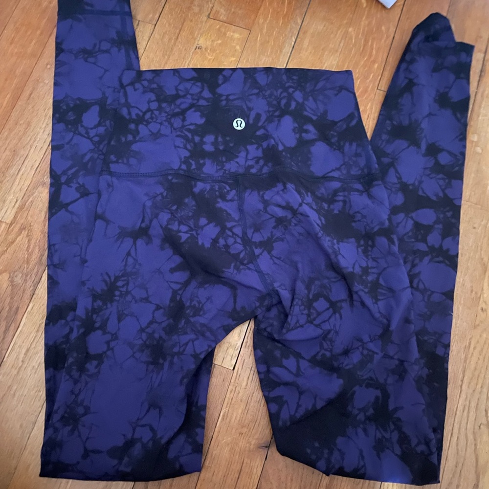Lululemon purple black tie dye leggings